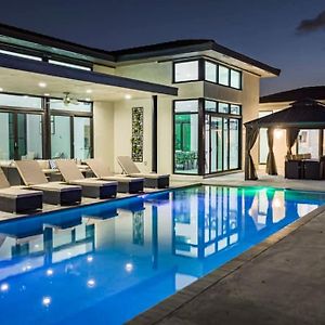 2022 Mansion 7000 Sf Pool Game Room Movie Theater Plantation Exterior photo