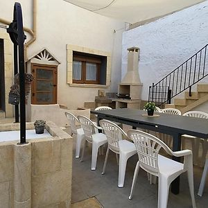 Village House With Patio And Barbecue Bellvei del Penedes Exterior photo