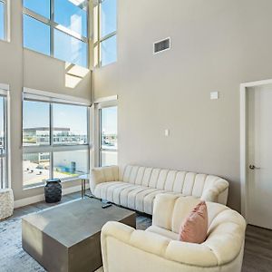 Luxury 3 Bedroom 2 Bath Loft! Beautiful Views Los Ángeles Exterior photo