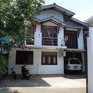 Siri Garden Home Dehiwala Colombo Exterior photo