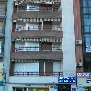 Hotel Hostal Gran Vía Pinto Exterior photo