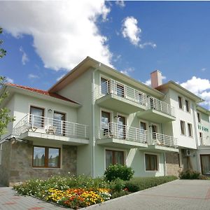 Jade Hotel-Ezüsthíd Hotel Veszprém Exterior photo