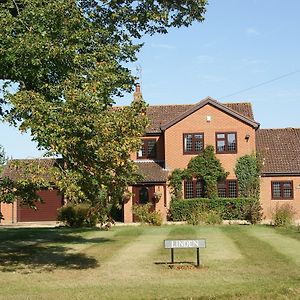 Linden Bed & Breakfast Bed and Breakfast Hillington Exterior photo