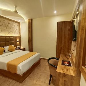 Hotel Riva International Goregaon- Near Nesco Bombay Exterior photo