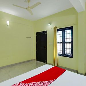 Oyo Prasanth Holiday Inn Chegāt Exterior photo