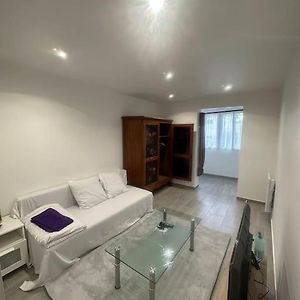 Apartamento 1G Au Calme, Accessible Et Reposant Montfermeil Exterior photo