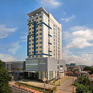 Arte Hotel Bandar Lampung Exterior photo