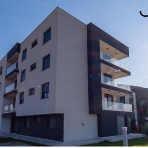 Apartamento Ajkovic Residance Podgorica Exterior photo