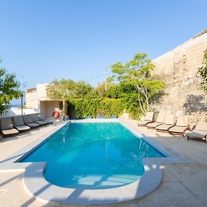 Spacious Villa with Private Pool & BBQ in St'Pauls by 360 Estates Bahía de San Pablo Exterior photo