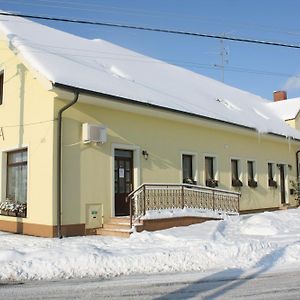 Hotel Penzion Siesta Valtice Exterior photo