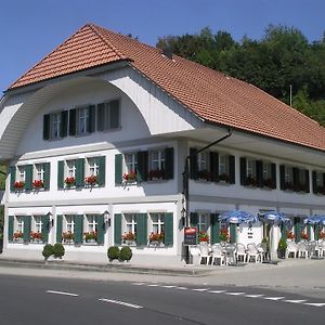 Hotel Gasthof Loewen Melchnau Exterior photo