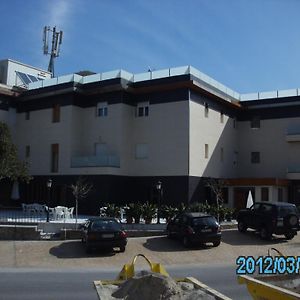 Hotel La Duquesa Pinos Genil Exterior photo