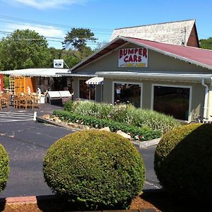 Holiday Hill Inn & Suites Dennisport Exterior photo