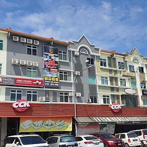 Hotel Oyo 90789 Stutong Point Kuching Exterior photo