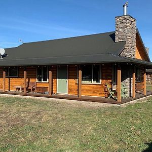 The Log Cottage Christchurch Exterior photo