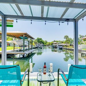 Colorful Canalfront Home - Boat Dock, Deck, Kayaks Homosassa Exterior photo