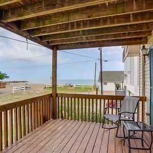 Oak Harbor Lake Home With 4 Decks And Seating! Sand Beach Exterior photo