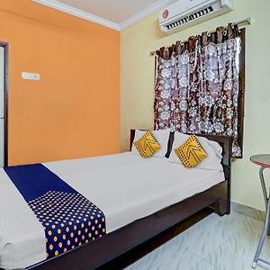Spot On Hotel Tirumala Lodge Vijayawāda Exterior photo