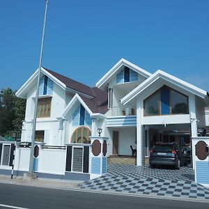Rose Villa Tāmarakulam Exterior photo