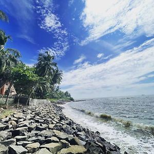 Baywatch By Grha - A Picturesque Beachsidefront Villa Kozhikode Exterior photo