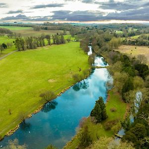 Hotel Avington Lakes Winchester Exterior photo