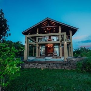 The Villa Lakeshore Anuradhapura Exterior photo