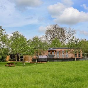 Holmside Villa Market Drayton Exterior photo