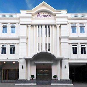 Hotel Astoria Bandar Lampung Exterior photo