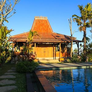 Hotel Pondok Kawinaya Singaraja Exterior photo