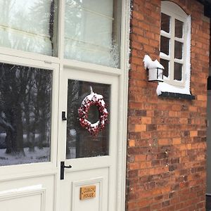 Woodleighton Cottages Uttoxeter Exterior photo