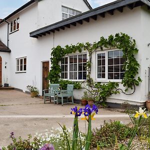 The Old Stables Villa Leamington Spa Exterior photo