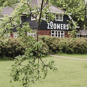 Hotel Zoomers Aan Het Bos Castricum Exterior photo