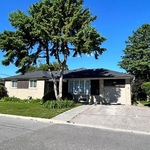 Brand New Lower Home With Exclusive Bathroom Toronto Exterior photo