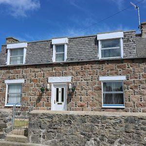 Bella'S Beach Cottage Fraserburgh Exterior photo