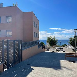 Barcelona Beach And Pool Montgat Exterior photo