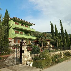 Villa Solitude Berat Exterior photo