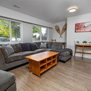 Bright, Cozy & Central Near Parks & Hospital Villa Maple Ridge Exterior photo