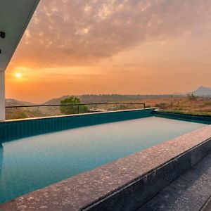 Stayvista At Majestic Whispers With Rooftop Pool Nashik Exterior photo