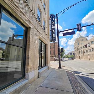 Apartamento Cozy Studio At The Historic Inman Champaign Exterior photo