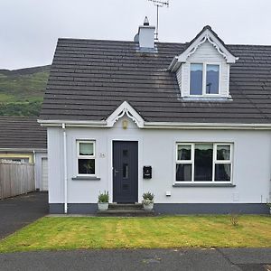Katie'S Is Your Home From Home Buncrana Exterior photo