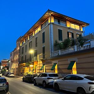 Hotel Regina Forte dei Marmi Exterior photo