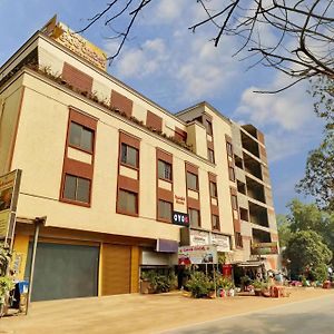 Oyo Flagship Hotel Kranthi Residency Vijayawāda Exterior photo