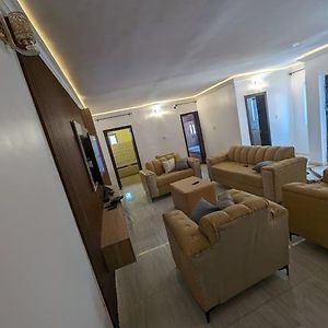 Apartamento King-Size 2-Bed-Apt With 24Hrs Pwr & Wifi Lagos Exterior photo