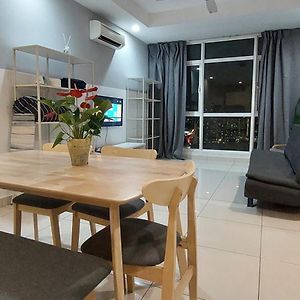 Lamandaz Homestay At Central Residence Sg Besi Near Mrt And Tbs With 2 Bedrooms Kuala Lumpur Exterior photo