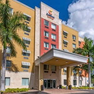 Comfort Suites Fort Lauderdale Airport South & Cruise Port Dania Beach Exterior photo