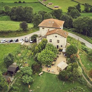 Les Fous Du Village Saint-Esteben Exterior photo