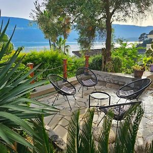 Apartamento Suncani Skalini- Beachfront Retreat Herceg Novi Exterior photo