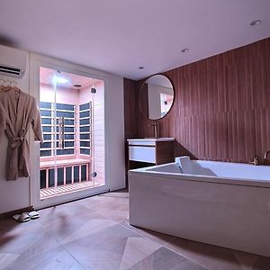 Love Room - Sauna - Baignoire Double Lila Exterior photo