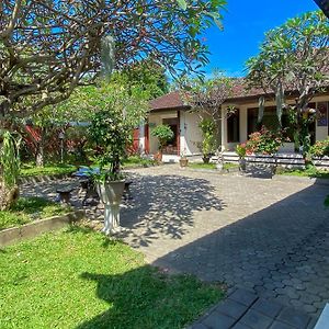 Raja Asri Guest House Sanur Mitra Reddoorz Exterior photo