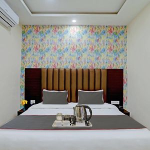 Hotel Collection O Palm Bliss Kanpur Exterior photo